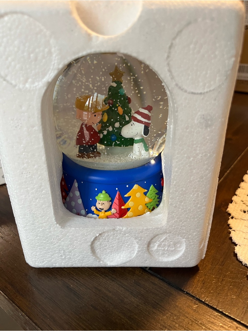 VTG Peanuts Hallmark Musical Water Globe Charlie Brown Christmas Tree-Never Used - Picture 3 of 5